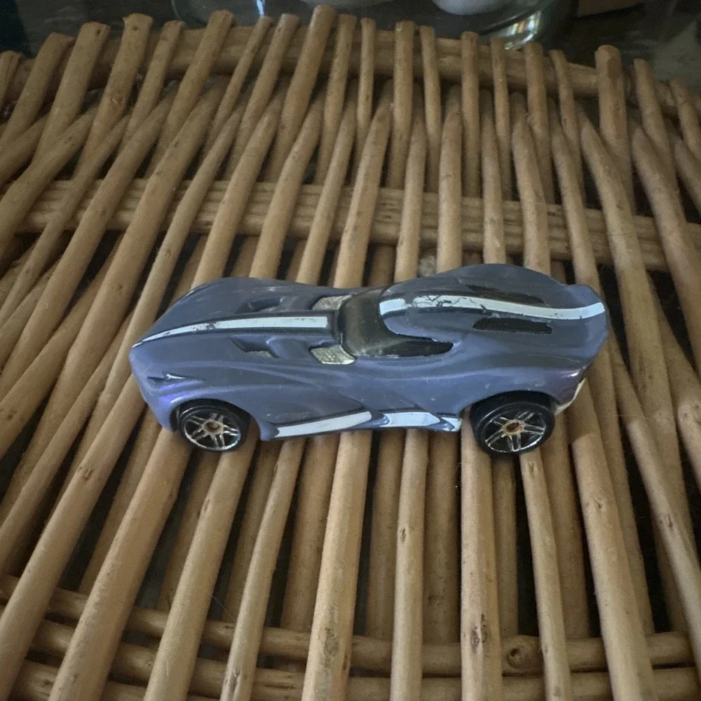 2014 Hot Wheels Corvette Stingray Purple Iridescent Diecast Car Loose